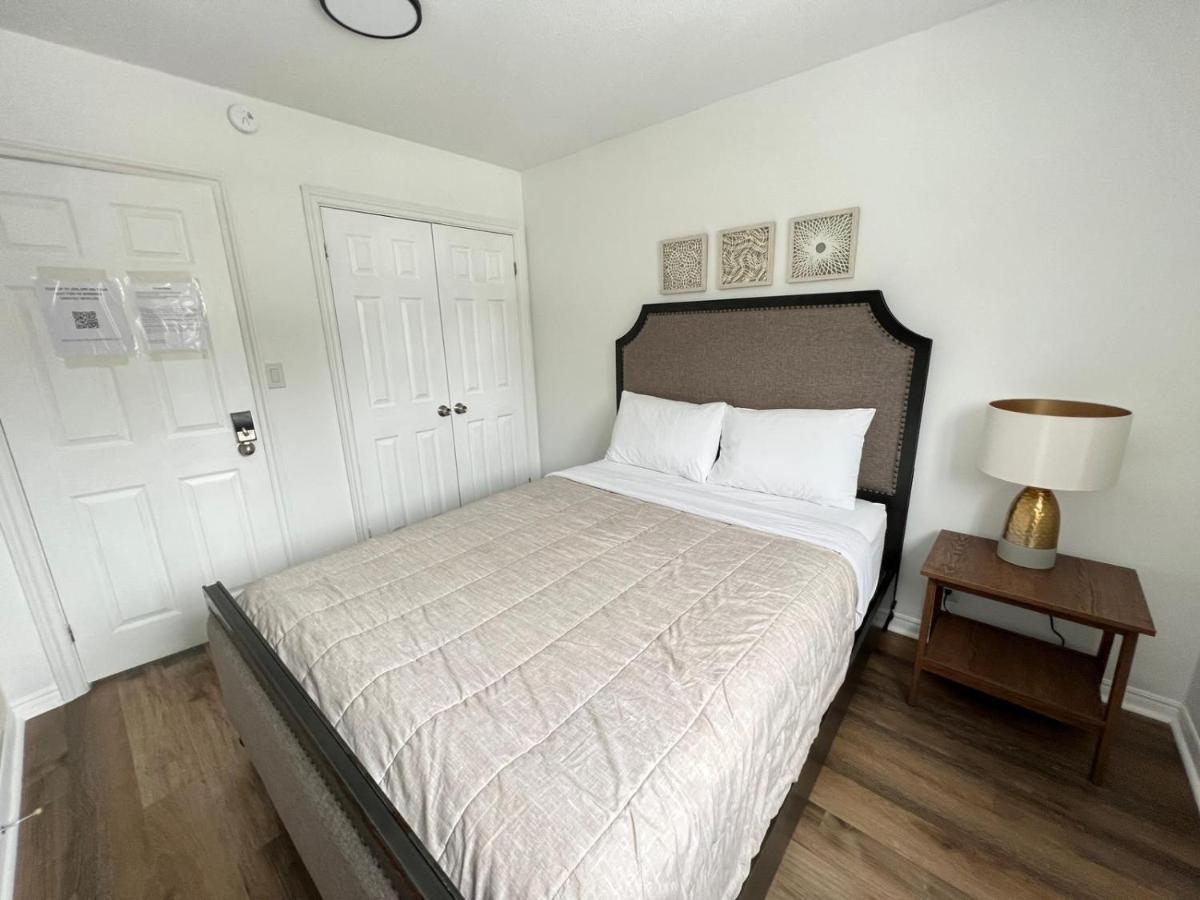Letitia Heights !C Quiet And Modern Private Bedroom With Shared Bathroom Barrie Eksteriør billede