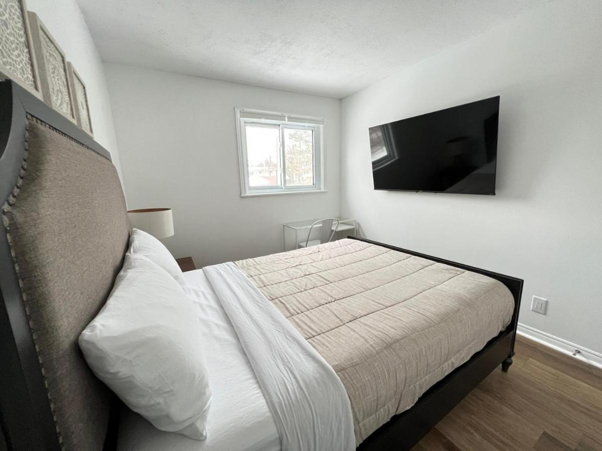 Letitia Heights !C Quiet And Modern Private Bedroom With Shared Bathroom Barrie Eksteriør billede